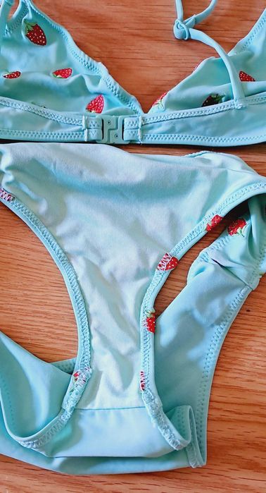 Biquíni de Morangos Calzedonia (Novo): Tam 14 Anos