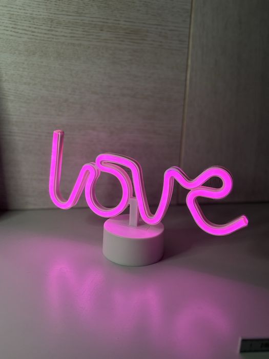 Neon LED light stojąca lampka led Love