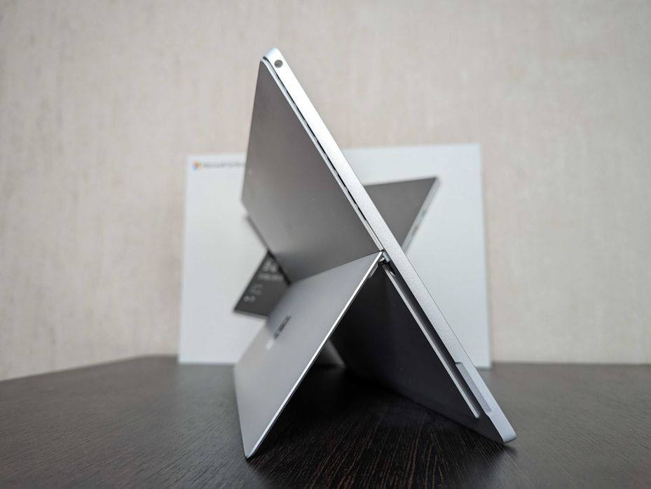 Microsoft Surface Pro 5 8/256gb Intel i5-7300u