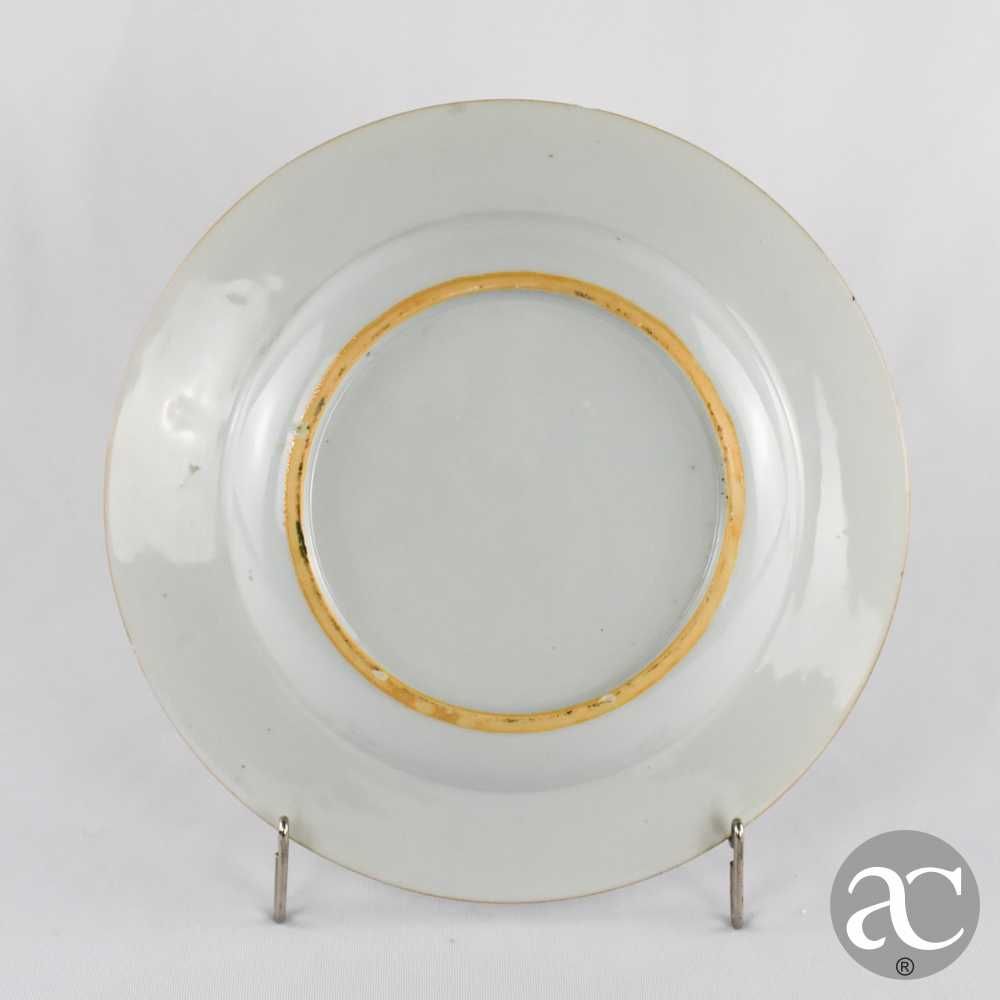 Prato porcelana da China período Yongzheng séc. XVIII, flores e inseto