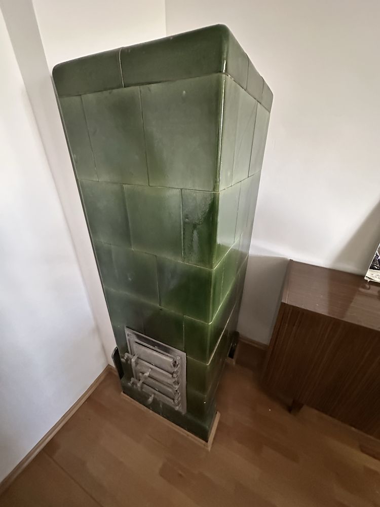 Piec kaflowy zielony