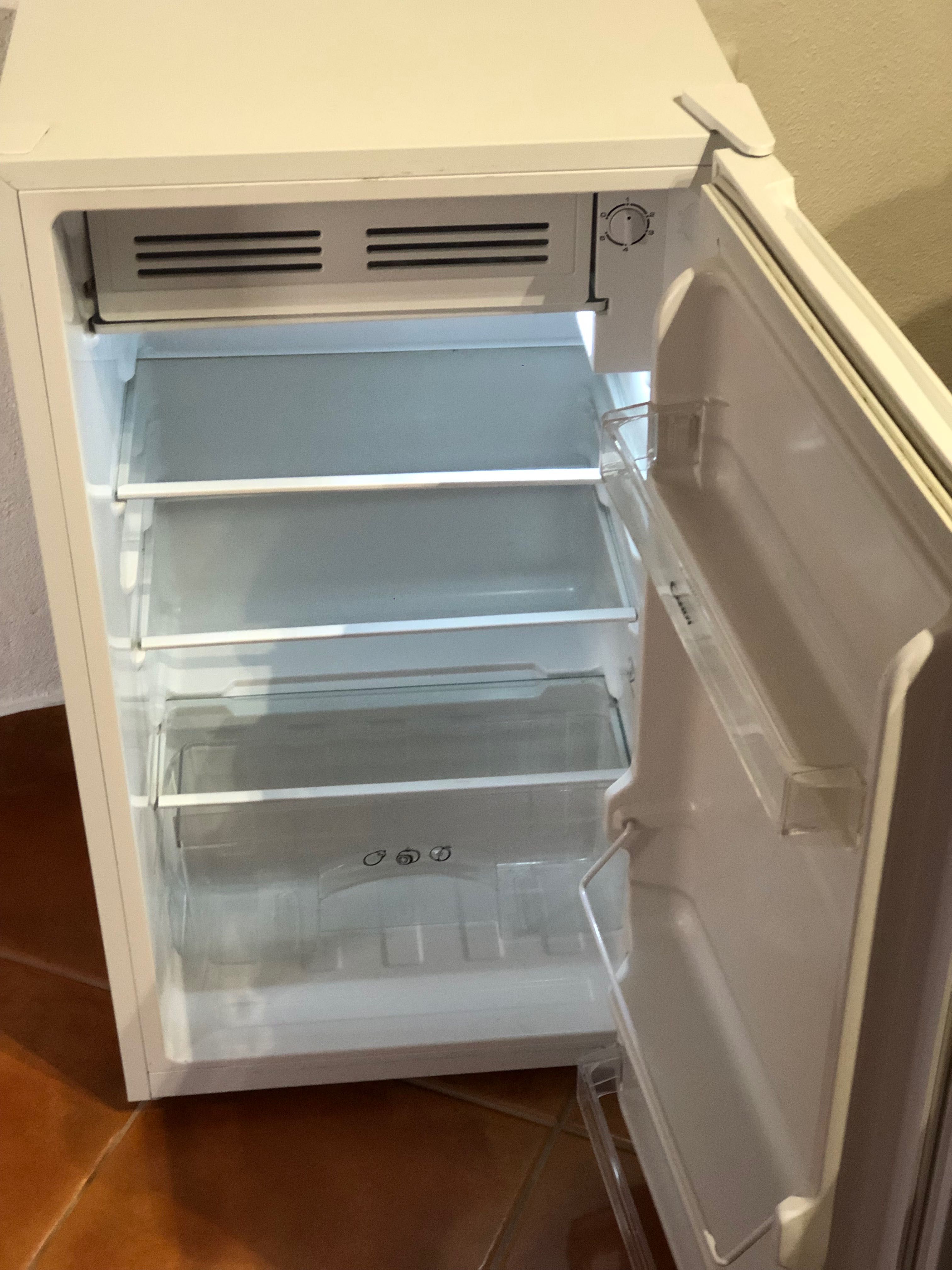 Frigorífico semi novo