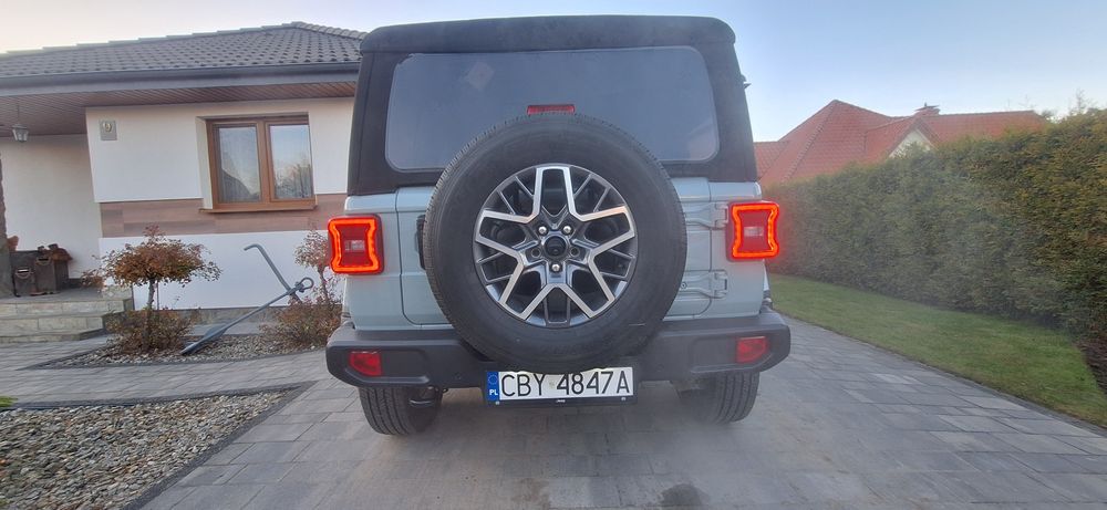 Jeep Wrangler Sahara 2024