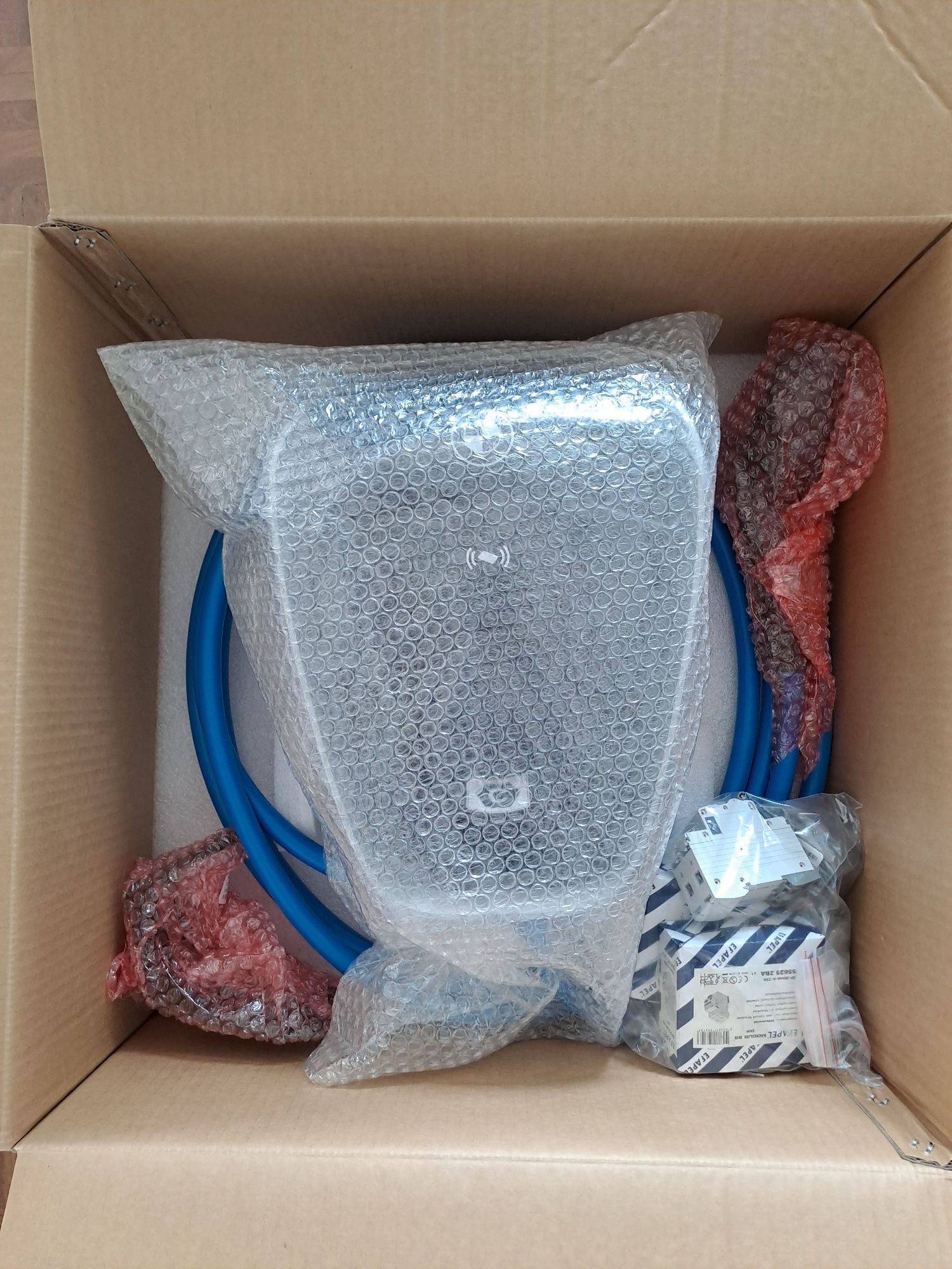 BMW Wallbox Plus - Gen 4 - Ref. 61905A7A8A1
Com 2 disjuntores adiciona