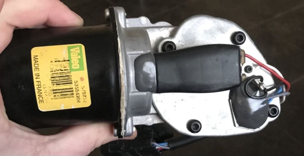 Моторчік для двірників