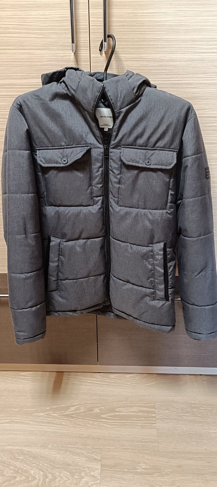 Продам куртки новы 1400 грн