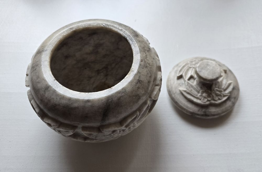 Unikatowa rzeźbiona szkatuła – (VINTAGE)