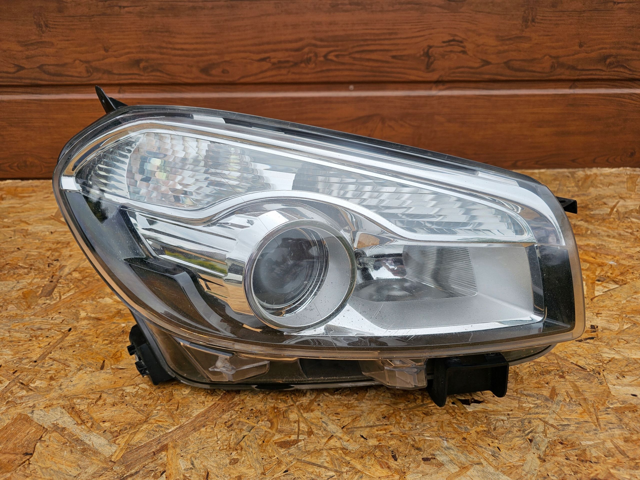 Lampa Prawa Prawy Przód Nissan Qashqai J10 Lift