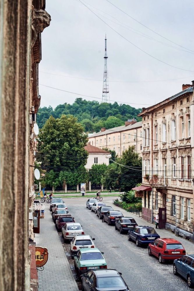 Красива квартира подобово від власника ,центр,Оперний ,балкон,парковка