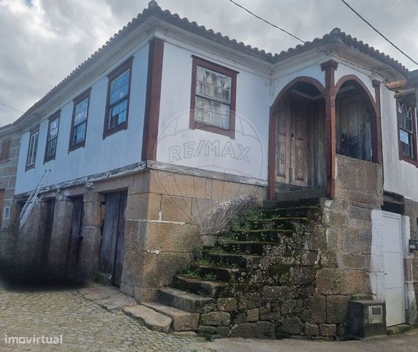 Moradia T5 para venda