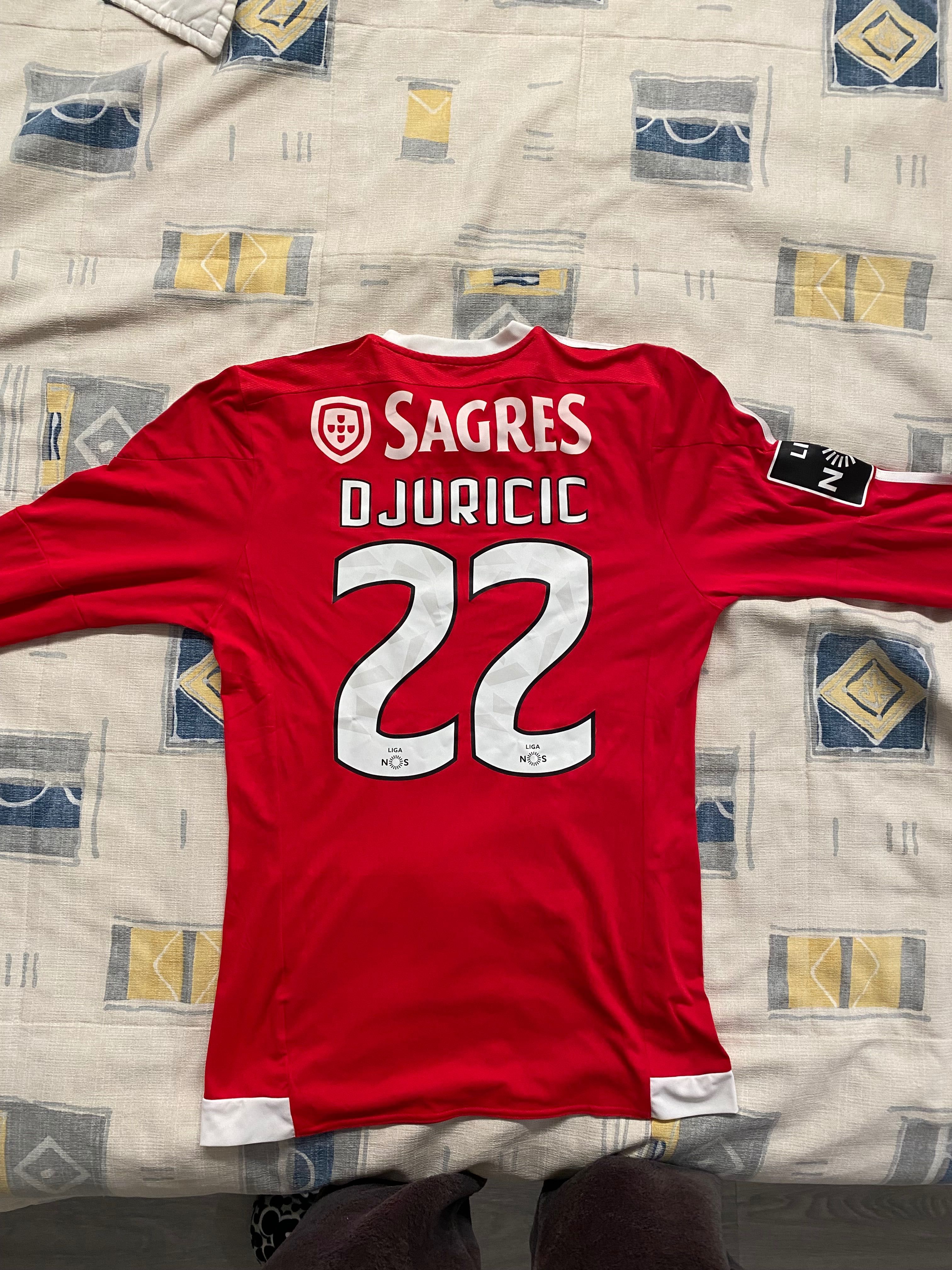 Camisola autografada Benfica 2015/2016