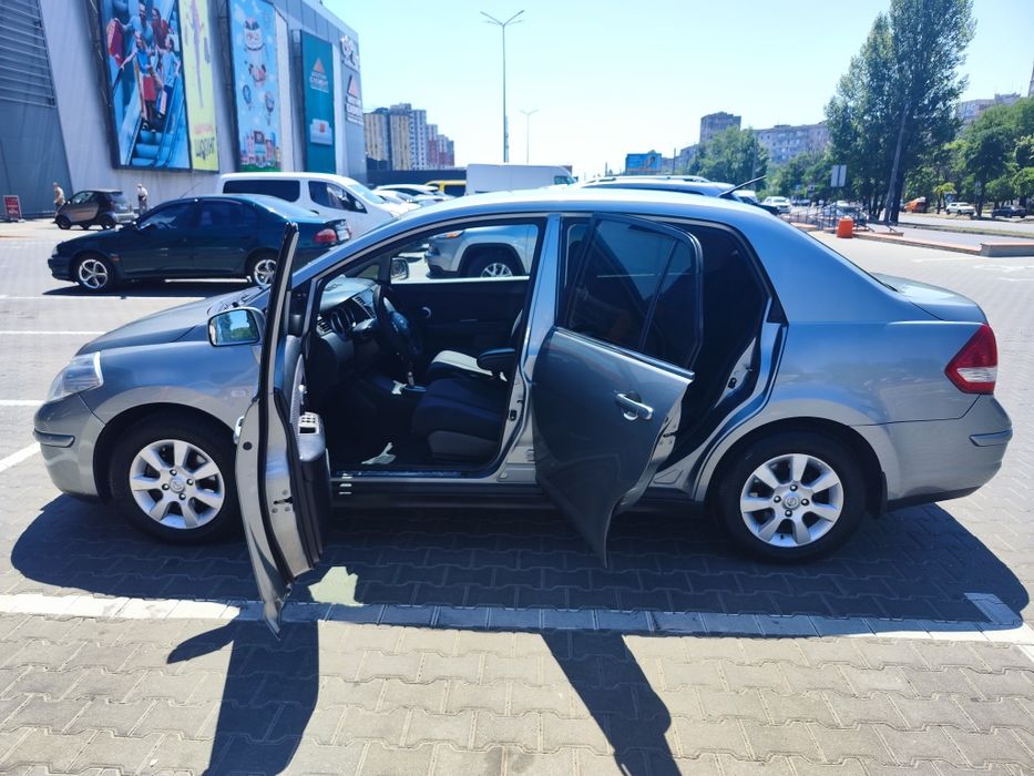 Ниссан Тиида Nissan Tiida 1.6
