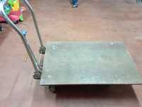 Carro para carregar máquinas de costura