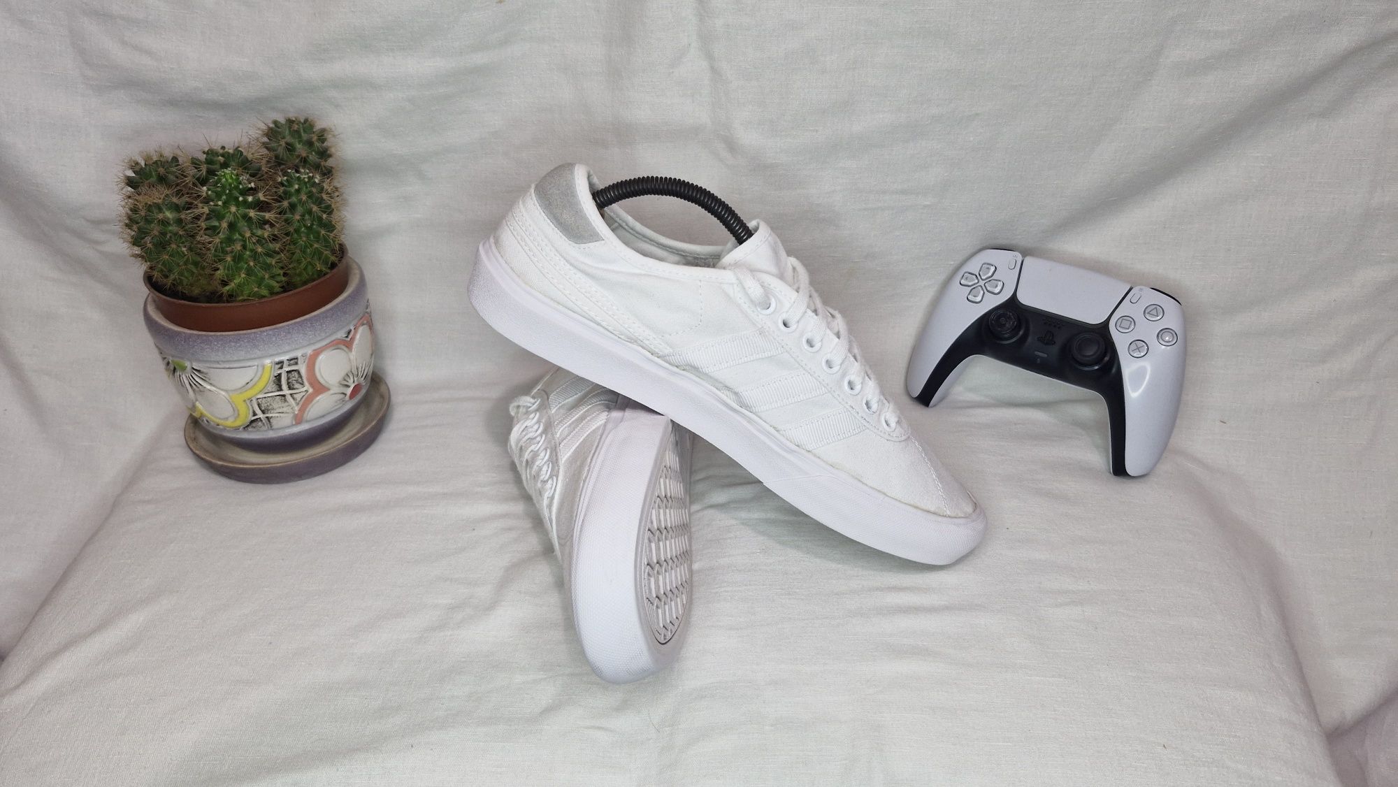 Білі кеди Adidas.Розмір 42.5