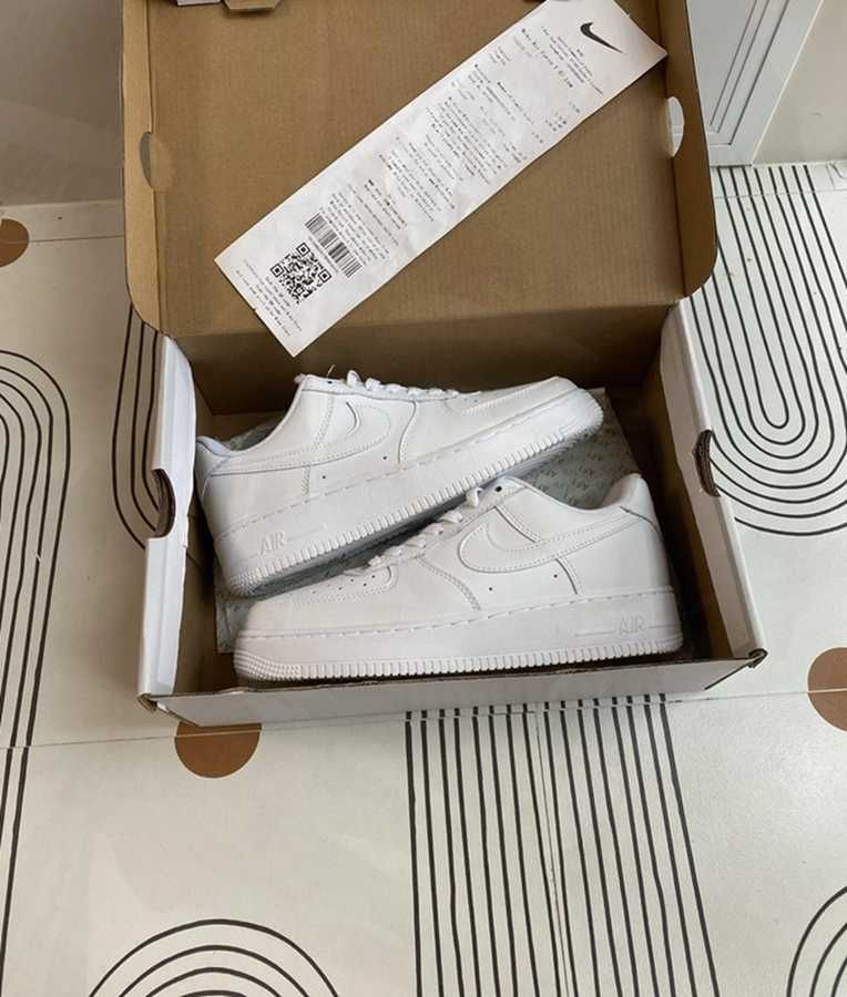 Damskie tenisówki Nike Air Force 1 '07 w rozmiarze 40