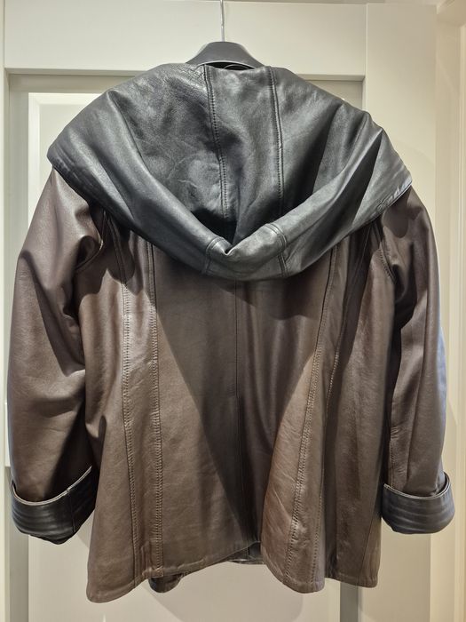 Куртка жіноча шкіряна з капюшоном