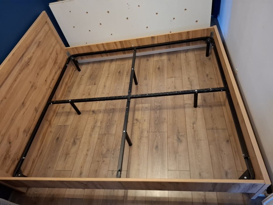 Metalowy stelaż na materac 200x180