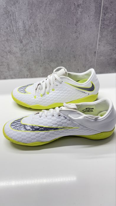 Buty Hypervenom rozm 40 halowki