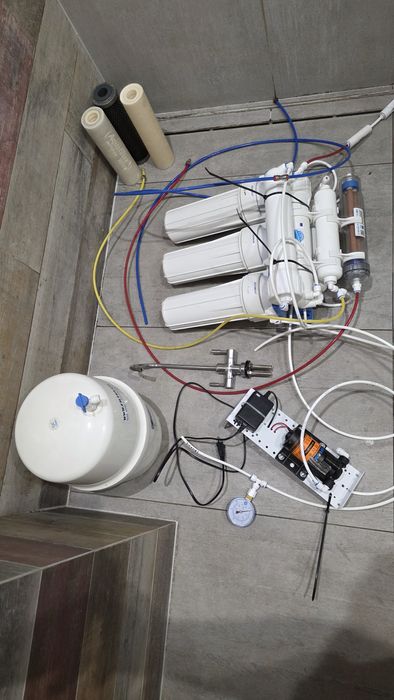 Filtr odwróconej osmozy z pompką