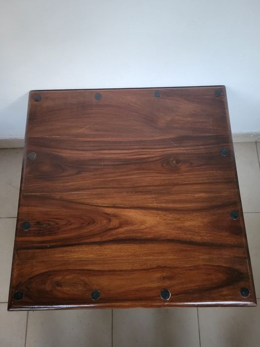 Mesa de apoio  madeira  maciça invernizada