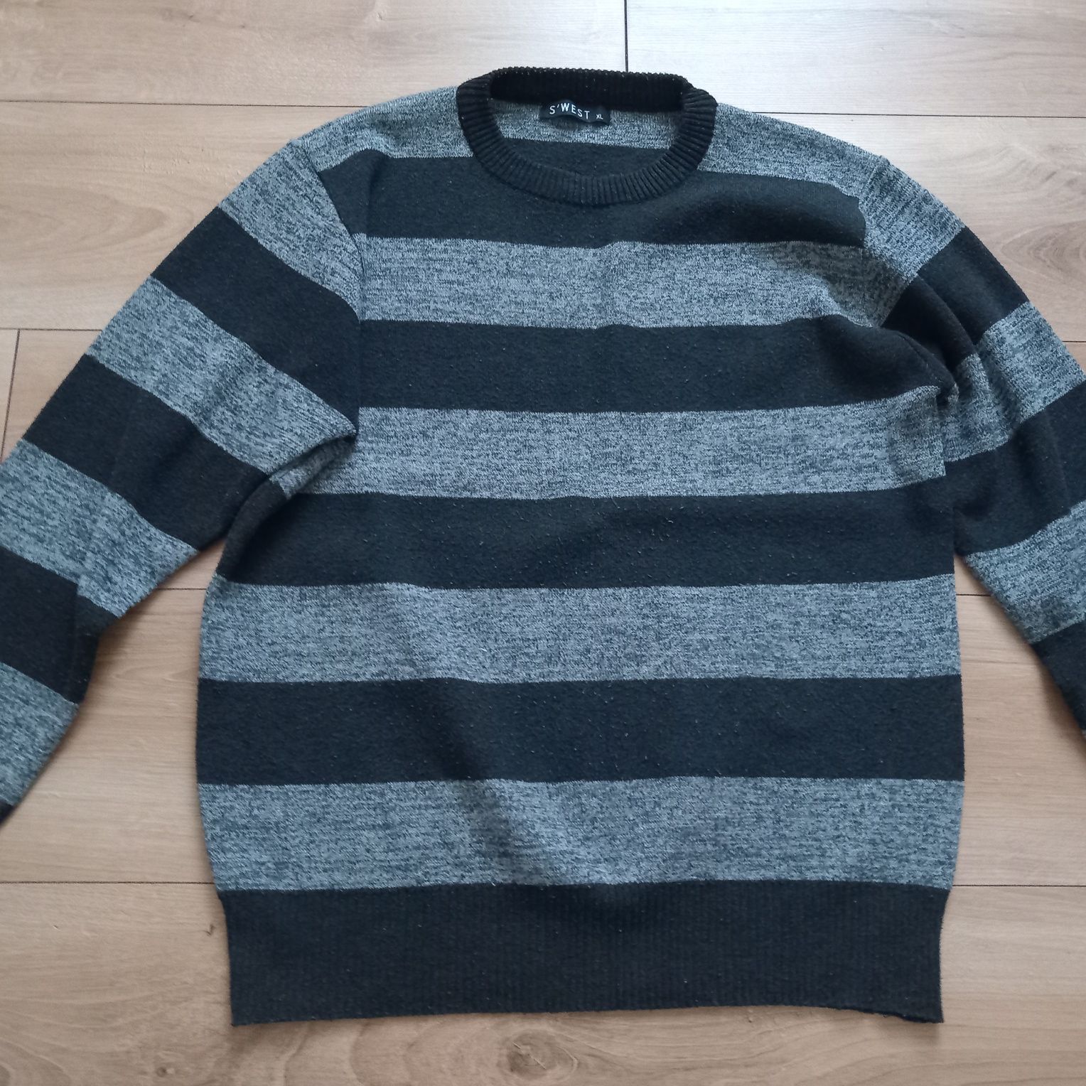 Swetr męski w czarno szare paski rozmiar XL