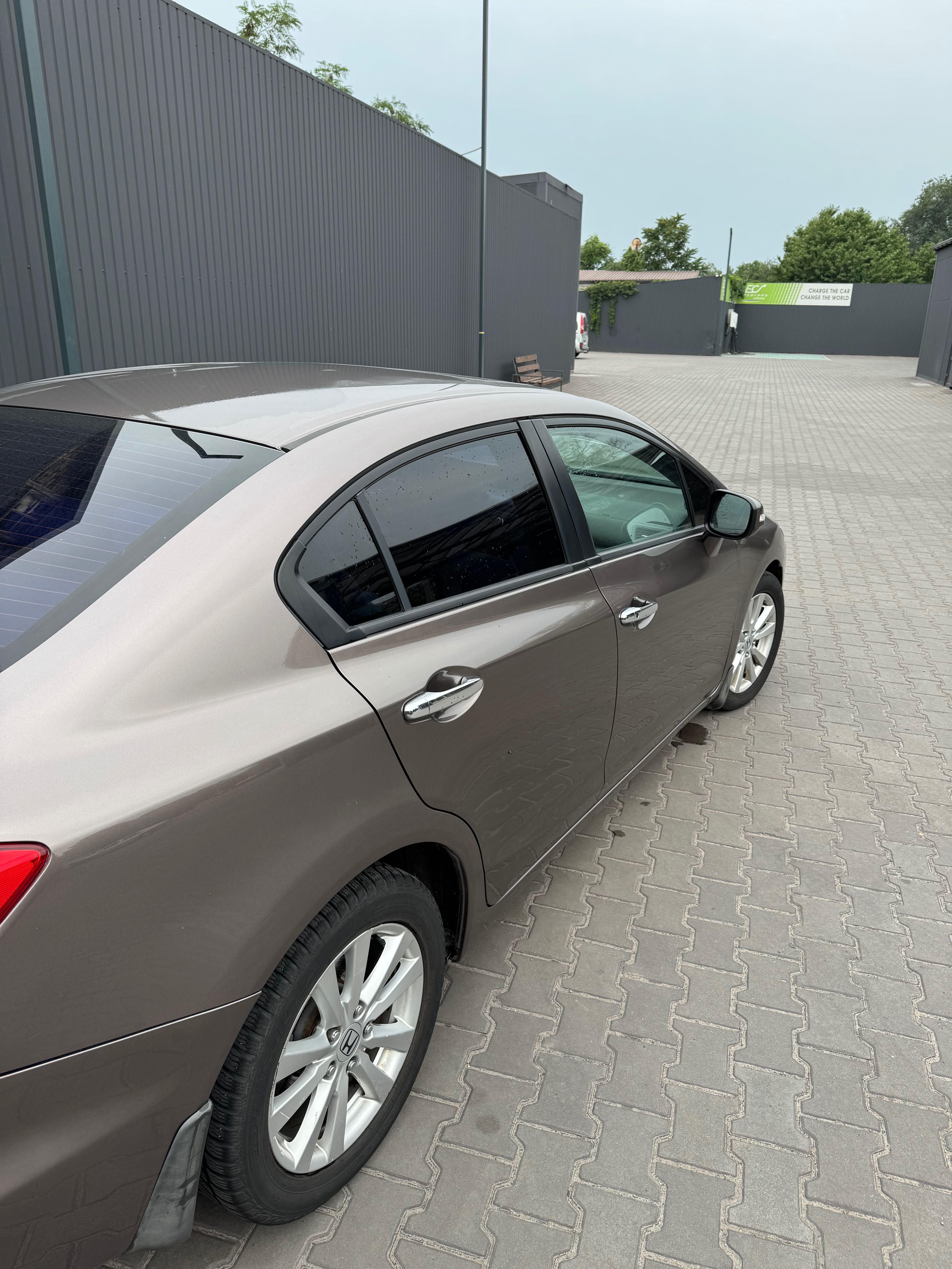 Honda Civic 9 2012 1.8 автомат