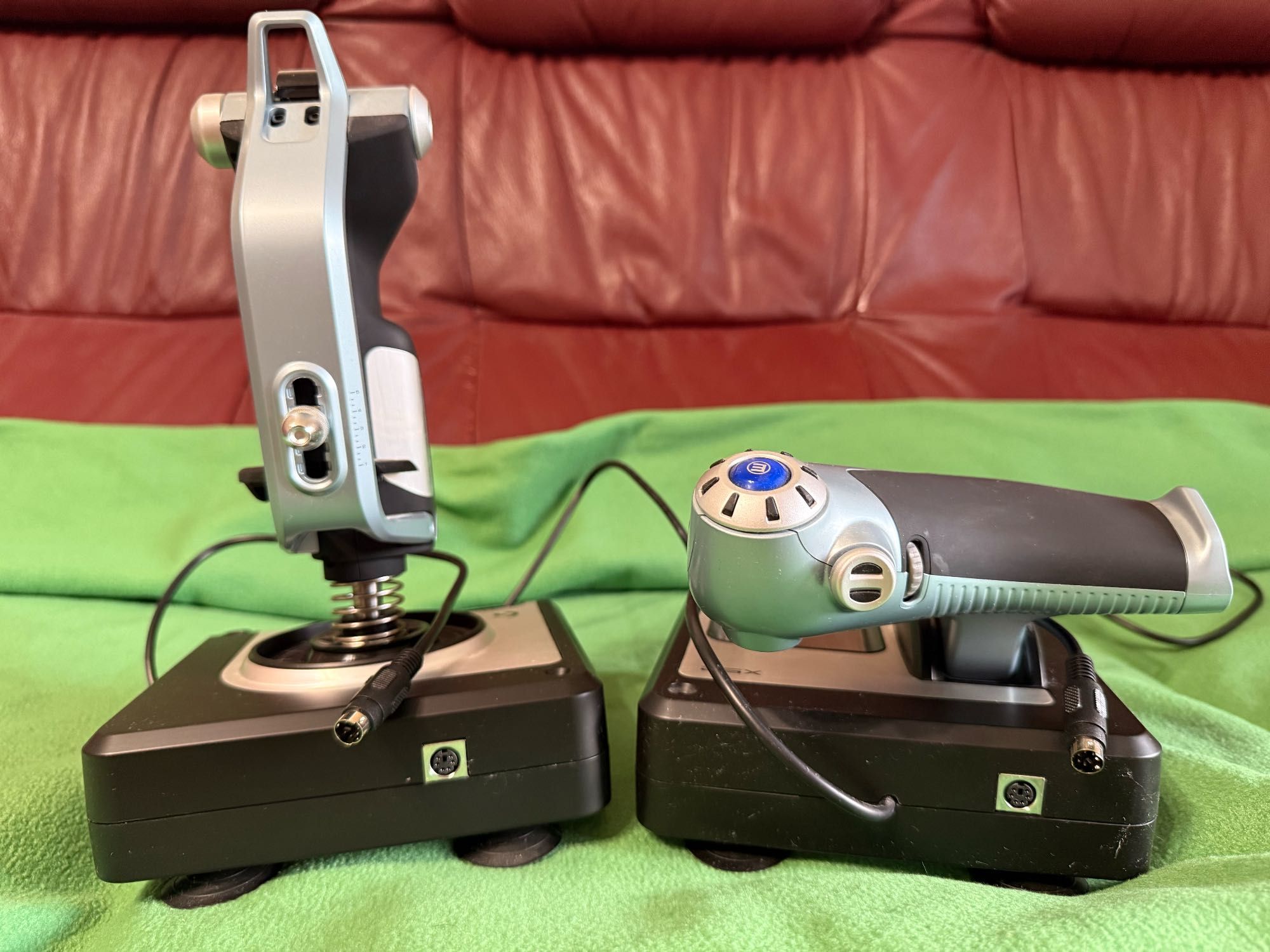 Джойстик Saitek x52 / Logitech X52 HOTAS