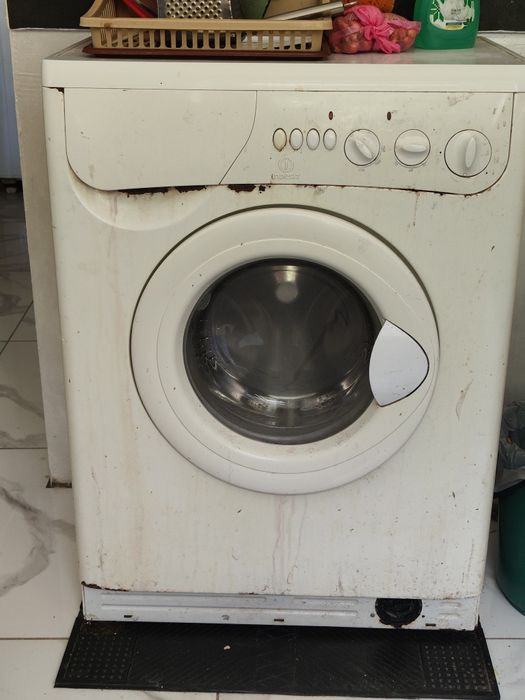 Пральна машинка Indesit
