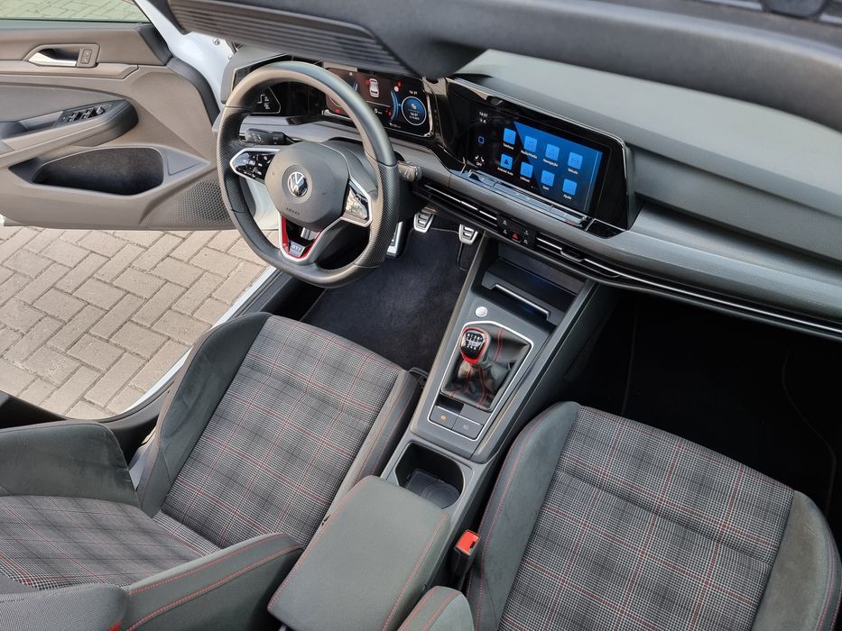 Volkswagen Golf VIII GTI 2.0 TSI 245cv – 2022