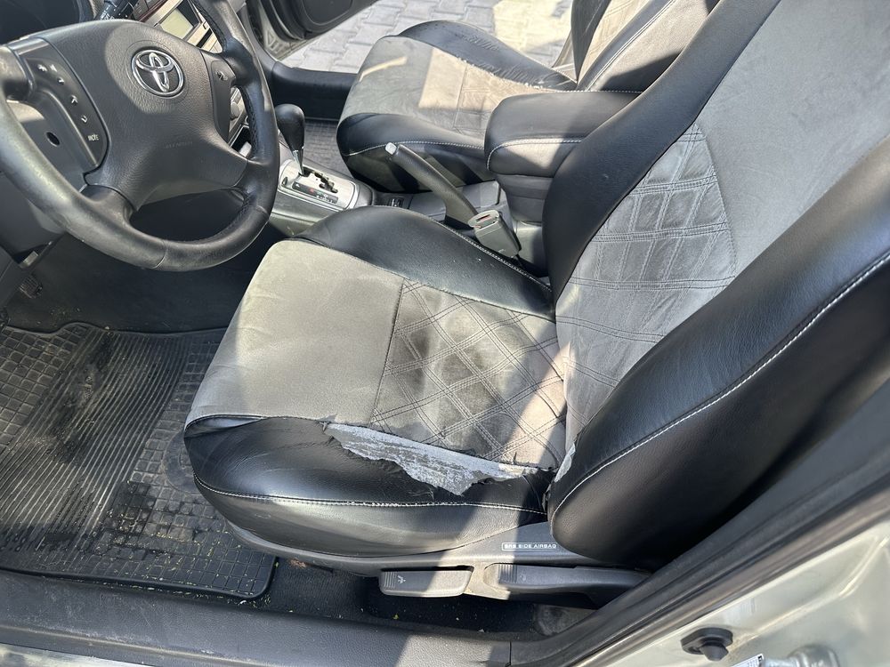 Продам тайоту авенсис 2003