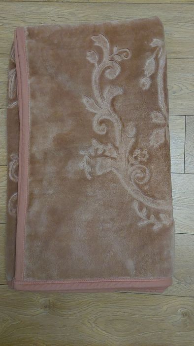 Gruby koc wytlaczany