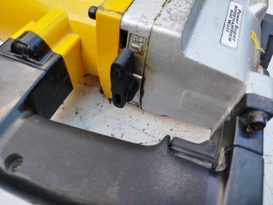 Młotowiertarka SDS sieciowa 800 W