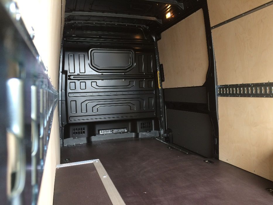 Zabezpieczenie aut dostawczych Volkswagen Crafter L2H2