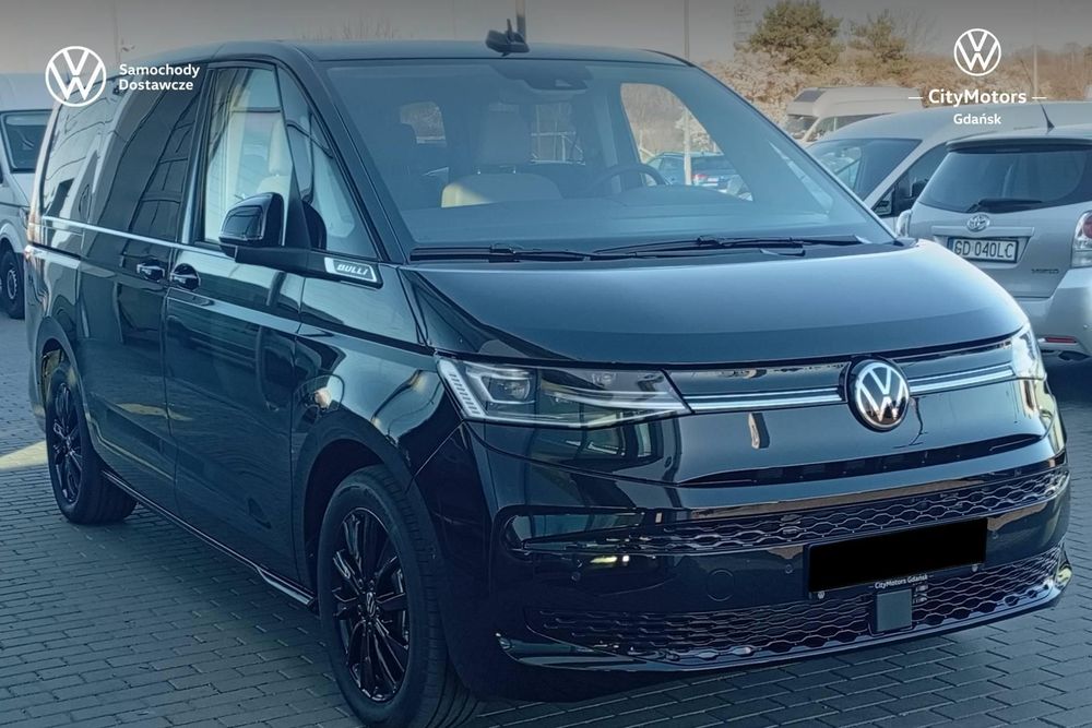 Volkswagen Multivan LIFE L2 150KM 7 osób kamera stolik alu park + light assist Od RĘKI