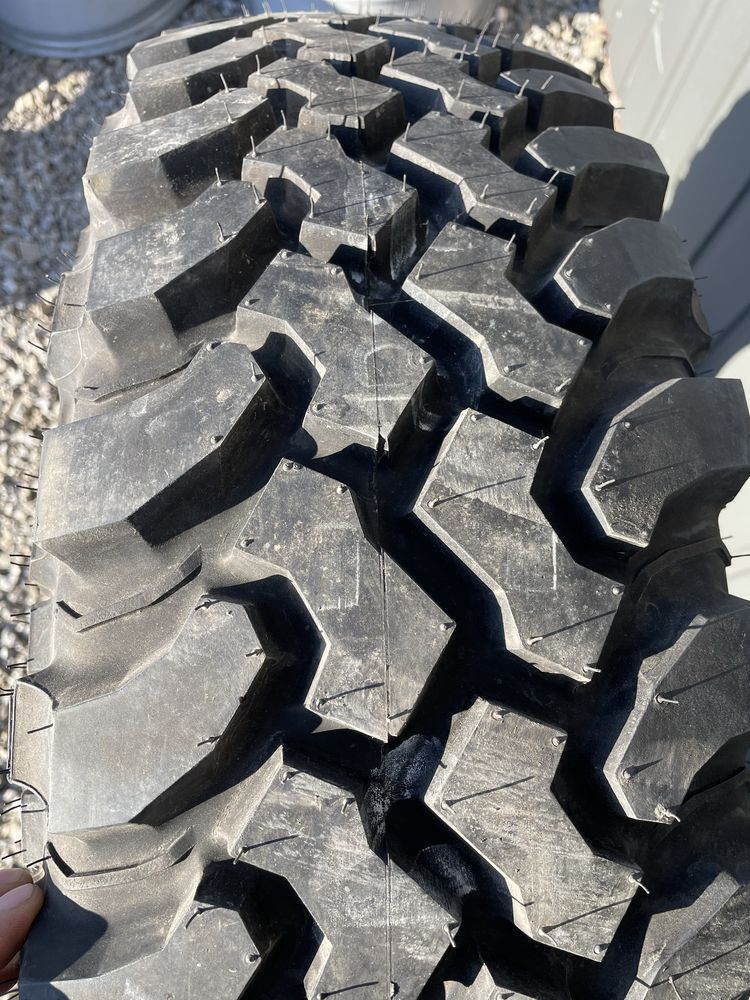 Bfgoodrich Mud-Terrain 33x10.5x15 MT