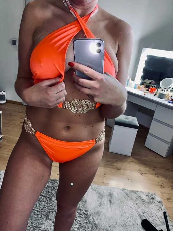 Piękne bikini  PrettyLittleThing złote zdobienia  cyrkonie roz. M-L