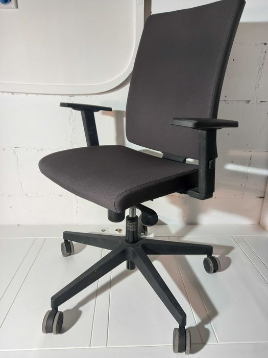 Fotel Biurowy Navigo Nowy Styl Bardzo Wygodny Pełna Regulacja