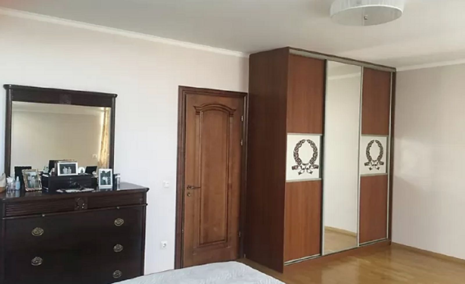 Продається будинок 290м2 та 6 сот с.Байківці