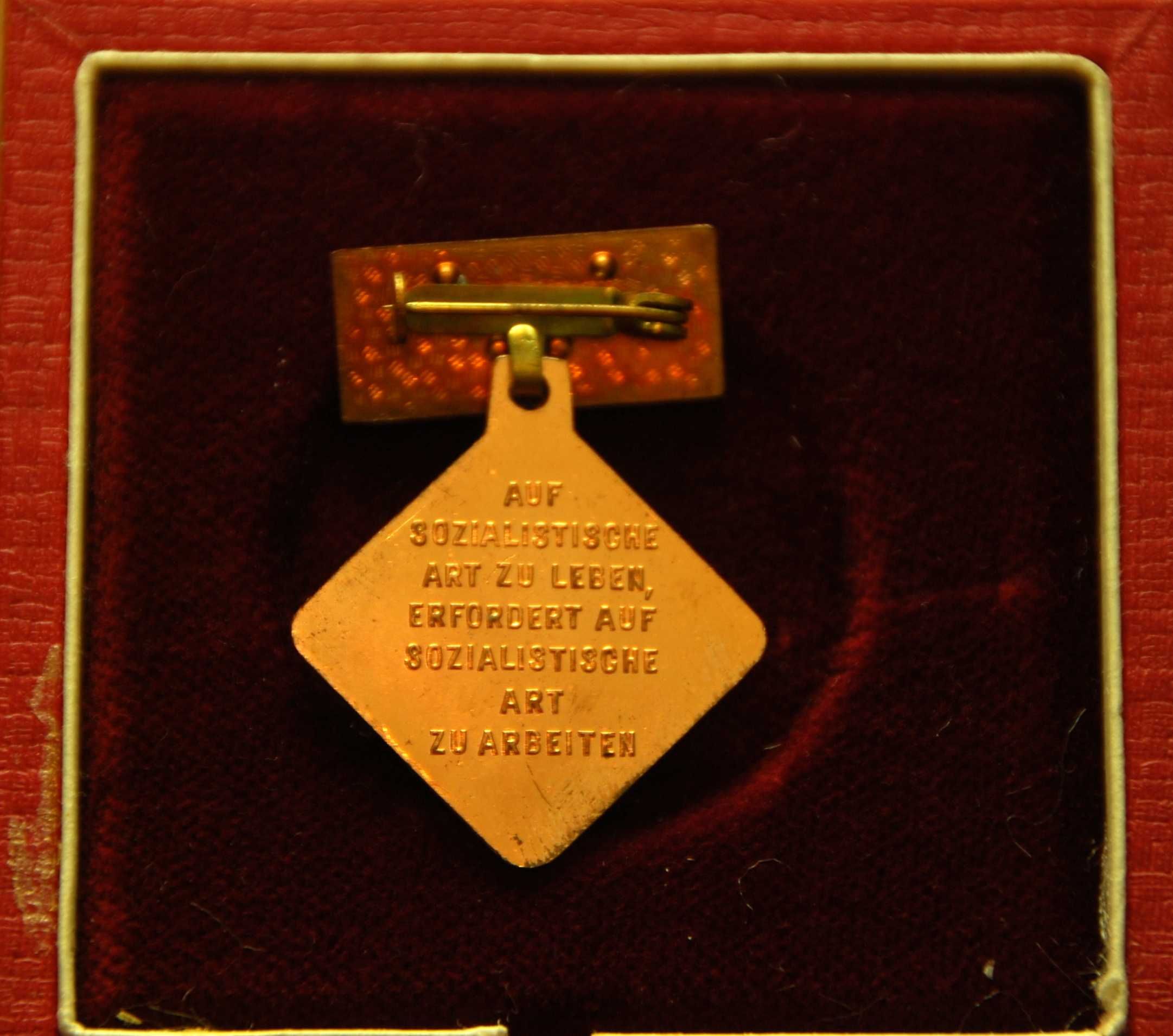 Medal odznaczenie Kollektiv der Sozialistischen Arbeit DDR Orden NRD