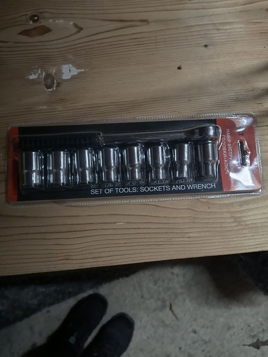 Продам новий набір головок з воротком9