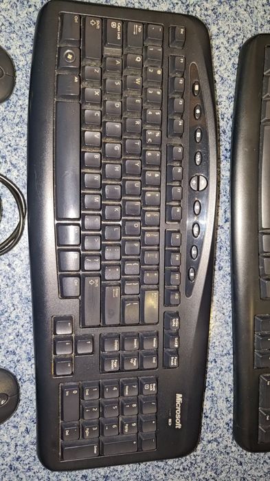 Klawiatura Microsoft z myszką