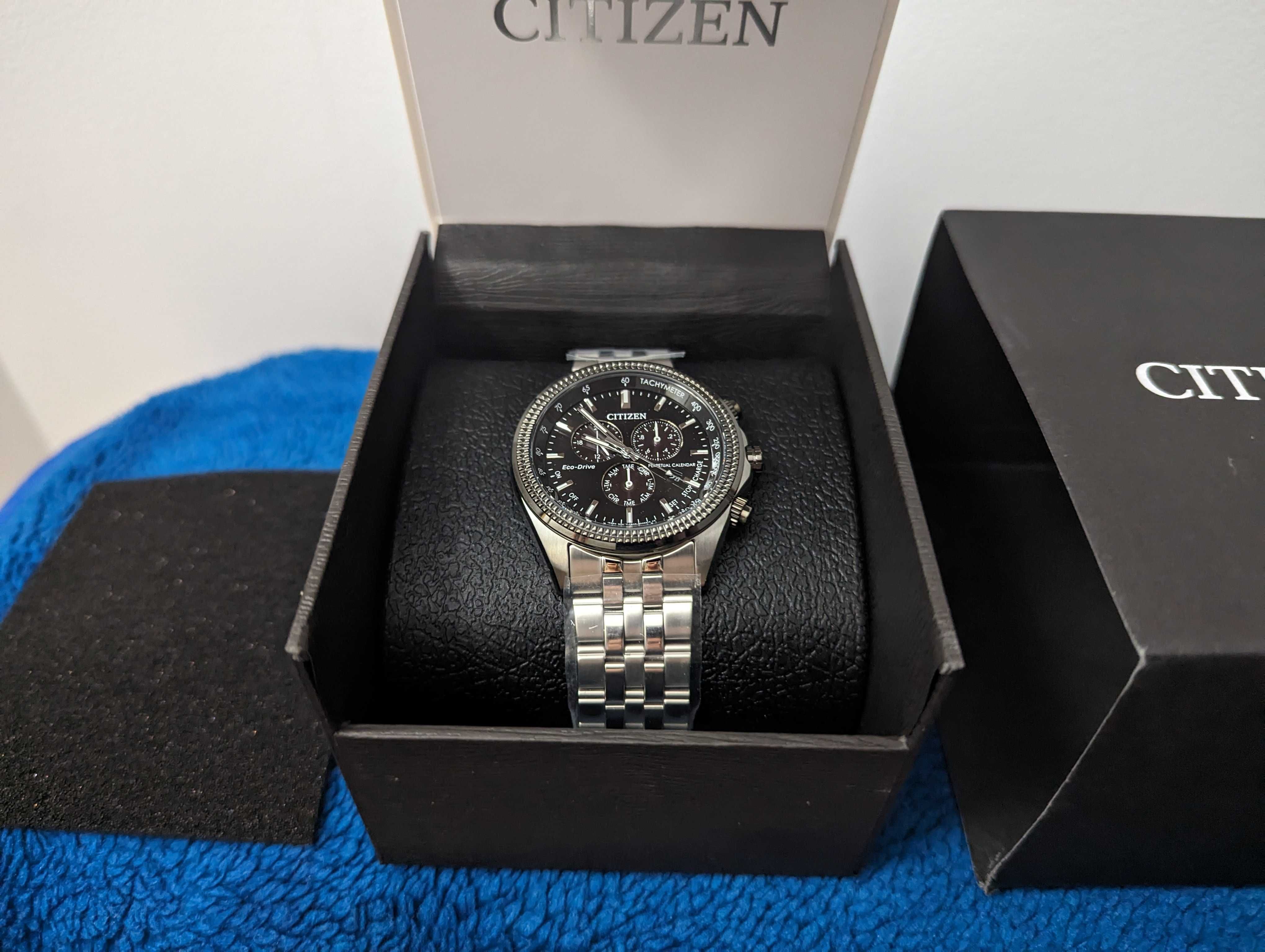 Citizen Eco-Drive WR100 BL5566-50E Chronograph Perpetual calendar