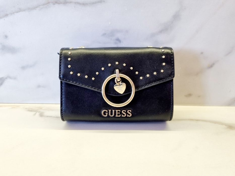 Nerka GUESS  z paskiem