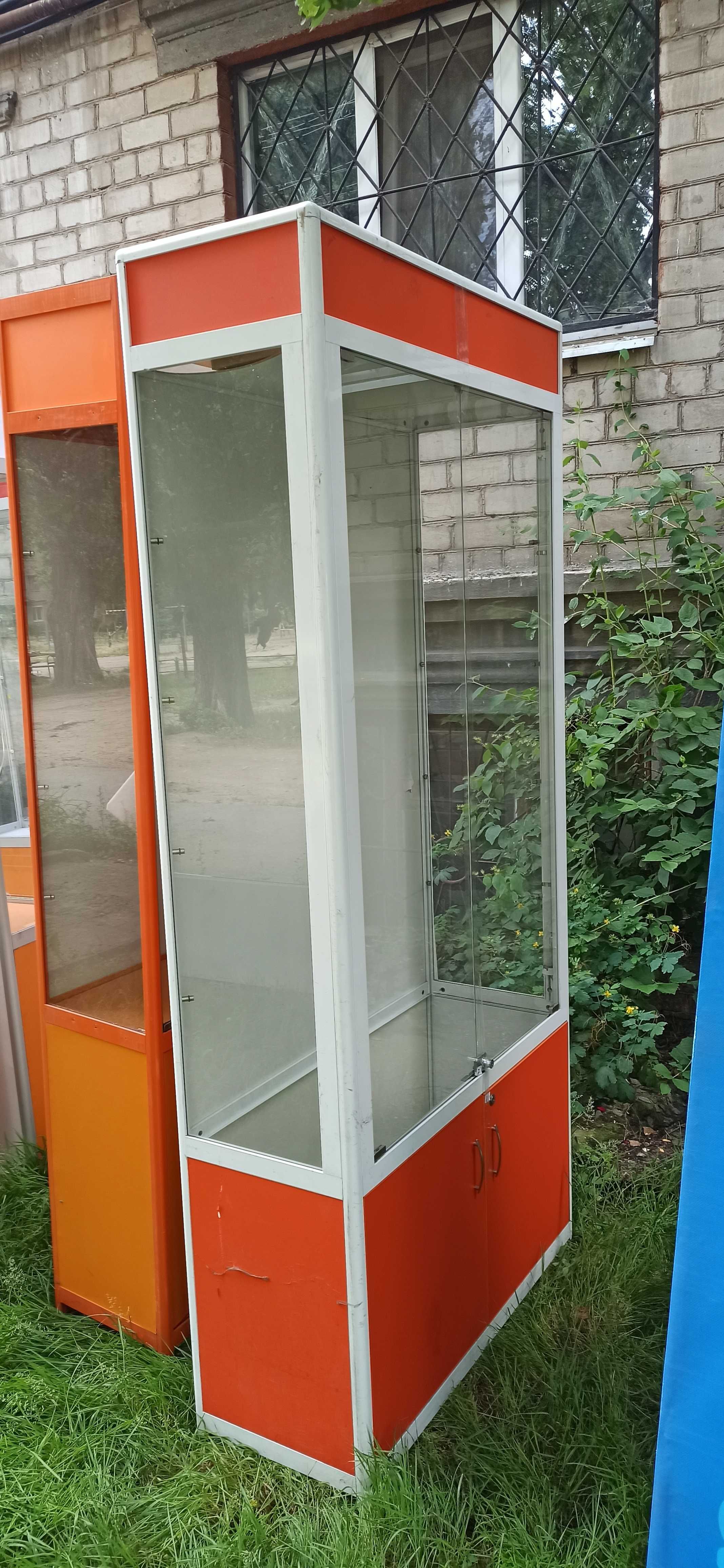 Торговые витрины б/у