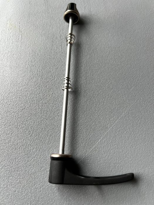Szybkozamykacz DT Swiss  145 mm MTab