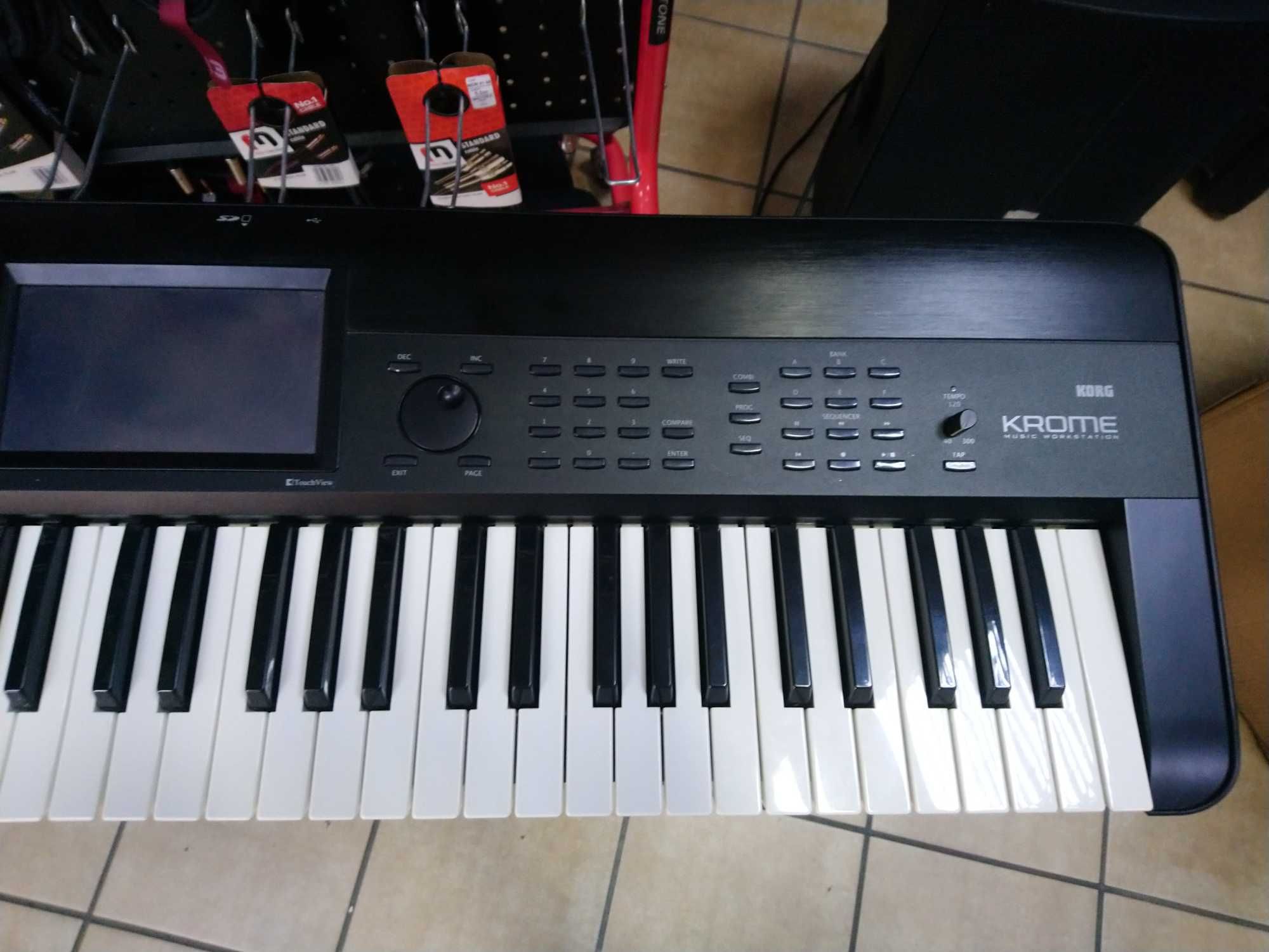 Keyboard Korg Krome 61 - Stan Bardzo dobry