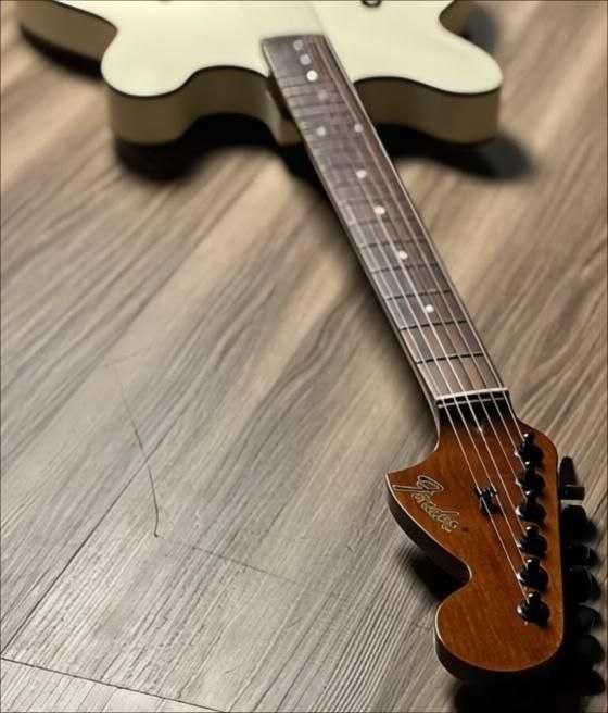 Продам электрогитару Fender Tom Delonge StarCaster (Blink-182) Нова.