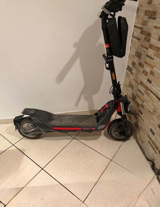 Troco trotinete eléctrica