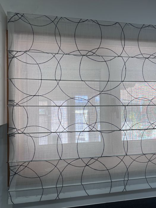 Cortina / Tela Branca com pormenores pretos