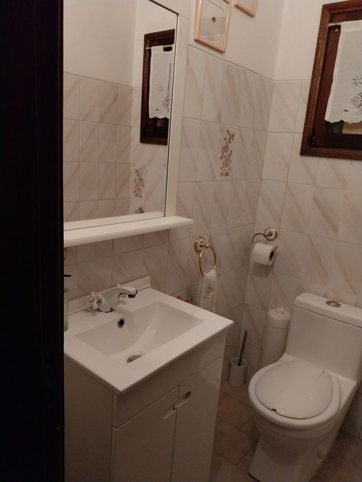 Alugo quarto numa vivenda